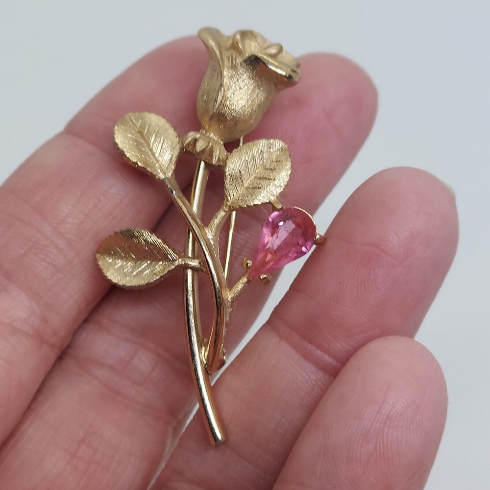 Vintage Avon Pink Rhinestone Rose brooch pin rhinestone gold tone 2"